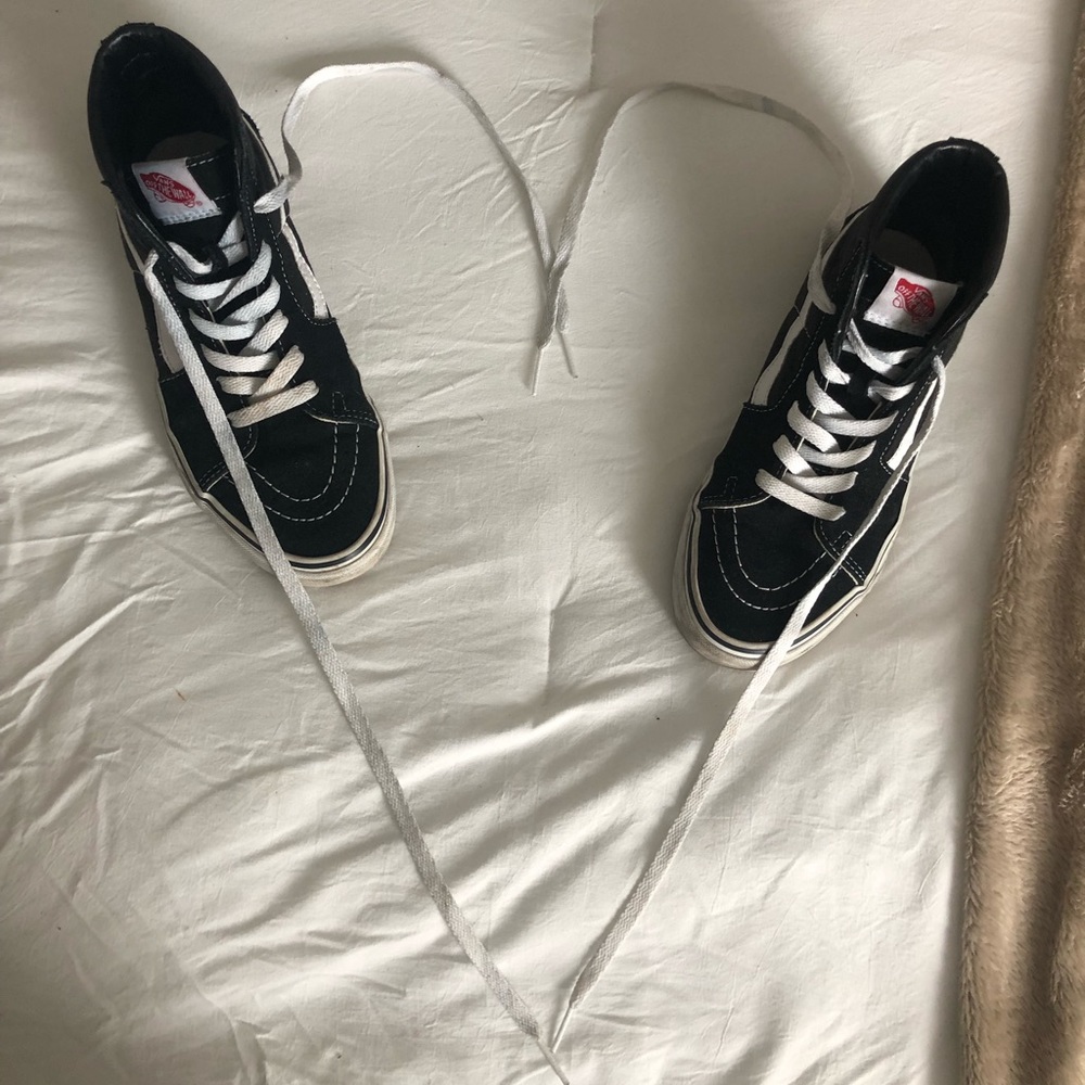 Vans Sk8-Hi Black Women’s 7.5/Men’s 6!